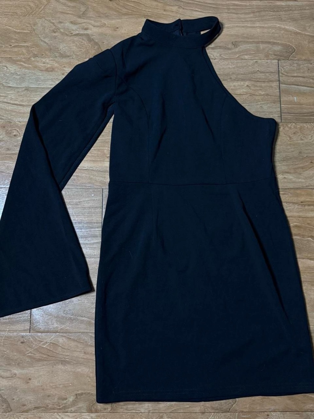 Black One-Shoulder Long-Sleeve Dress